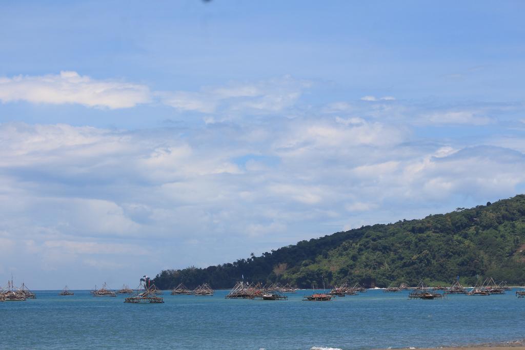 海洋女王度假村 Cisolok 外观 照片